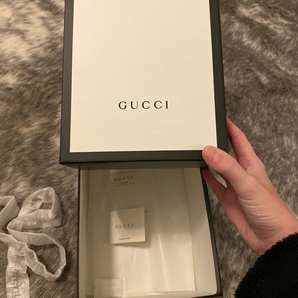 Gucci GG Marmont Mini Bucket Bag - Picture 5 of 8